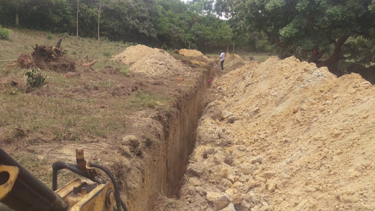 EXCAVACION A MANO EN CEPAS MATERIAL SECO TIPO II, PROFUNDIDAD DE 0.00 A 2.00 M., INCLUYE: AFINE DE TALUDES Y FONDO, MANO DE OBRA, HERRAMIENTA Y EQUIPO NECESARIO.					
					
